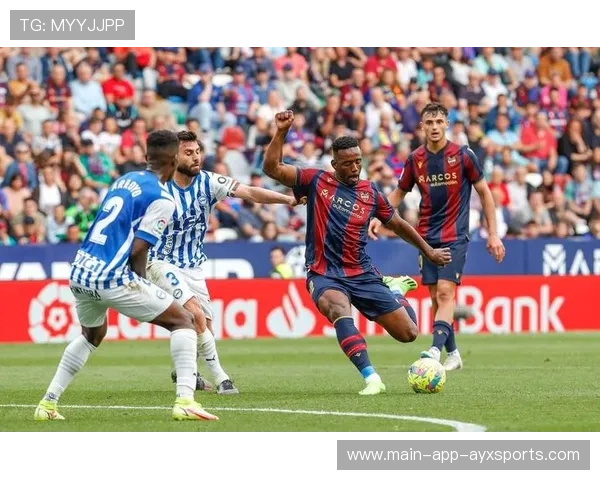 毕尔巴鄂竞技创新战术：边路突破与高位压迫的完美结合引领西甲新风潮