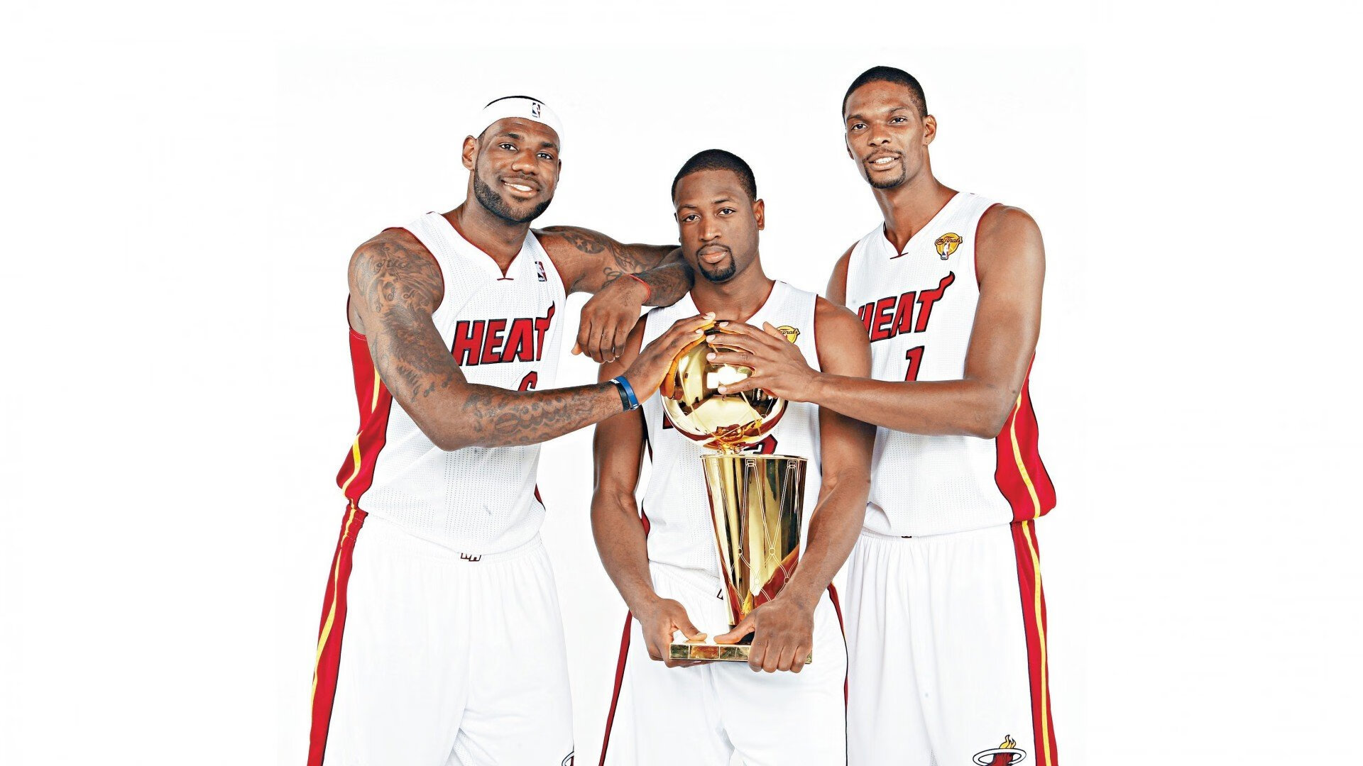 “梦想点亮未来”青少年篮球公益夜跑在上海引发热潮,践行体育公益